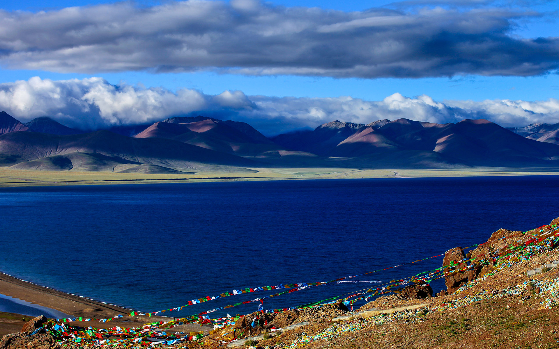 高原秘境，藏装演员演绎西藏的深邃与宁静